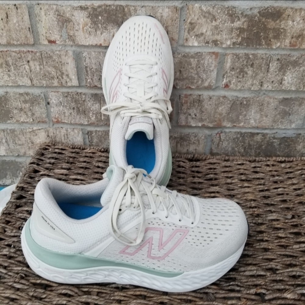 New Balance 1540 NEUTRAL Running Shoes (Women 9.5D)WIDE Walking Sneakers - Picture 2 of 10